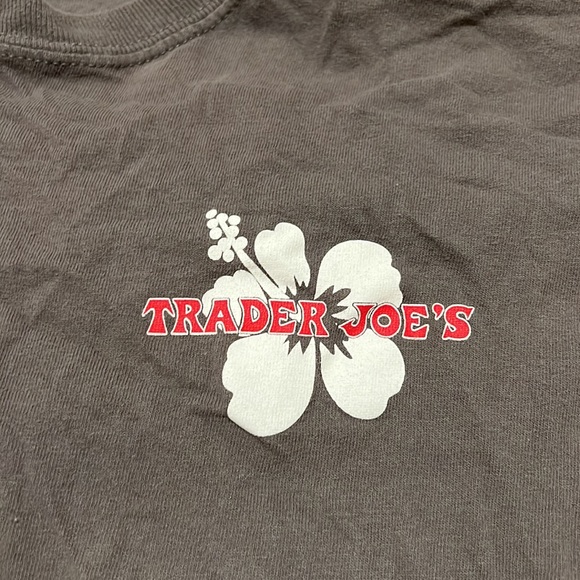TRADER JOES CREW NECK T SHIRT - Picture 2 of 4